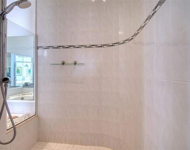 131 Sands Point Drive - Photo Thumbnail 37