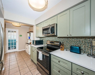 5901 Bahia Del Mar Circle - Photo Thumbnail 4