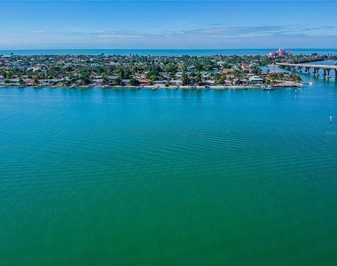 5901 Bahia Del Mar Circle - Photo Thumbnail 22
