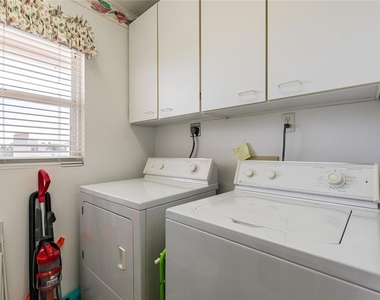 5901 Bahia Del Mar Circle - Photo Thumbnail 17