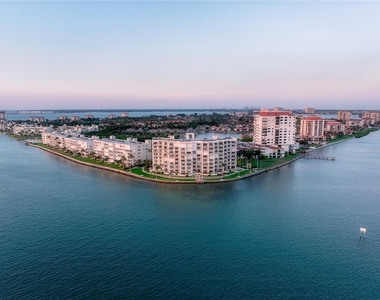 6287 Bahia Del Mar Circle - Photo Thumbnail 2