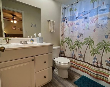 1406 N Saturn Avenue - Photo Thumbnail 15