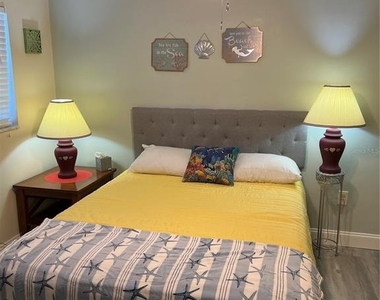 1406 N Saturn Avenue - Photo Thumbnail 13
