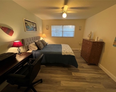 1406 N Saturn Avenue - Photo Thumbnail 19