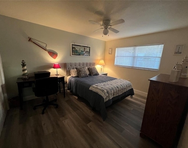 1406 N Saturn Avenue - Photo Thumbnail 20
