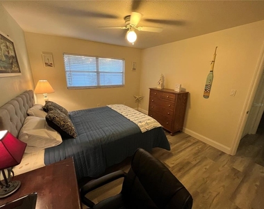 1406 N Saturn Avenue - Photo Thumbnail 18