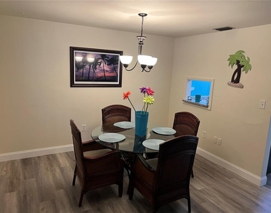 1406 N Saturn Avenue - Photo Thumbnail 5