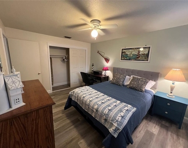 1406 N Saturn Avenue - Photo Thumbnail 17