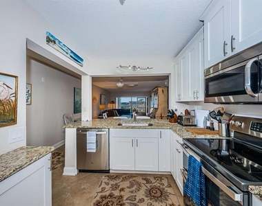 6365 Bahia Del Mar Boulevard - Photo Thumbnail 5