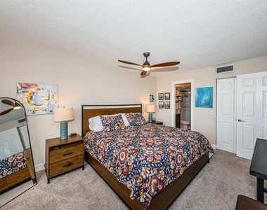 6365 Bahia Del Mar Boulevard - Photo Thumbnail 13