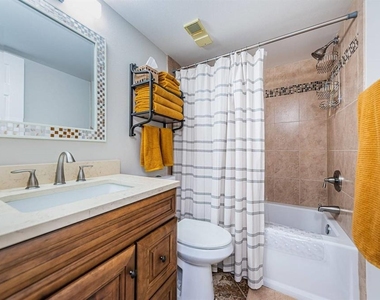 6365 Bahia Del Mar Boulevard - Photo Thumbnail 11