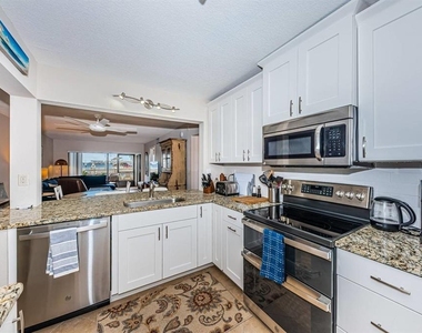 6365 Bahia Del Mar Boulevard - Photo Thumbnail 4