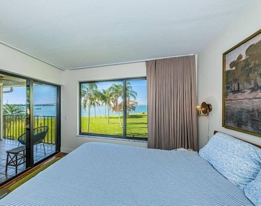 6295 Bahia Del Mar Circle - Photo Thumbnail 17