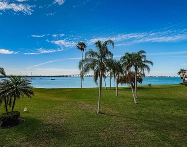 6295 Bahia Del Mar Circle - Photo Thumbnail 18