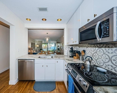6295 Bahia Del Mar Circle - Photo Thumbnail 3