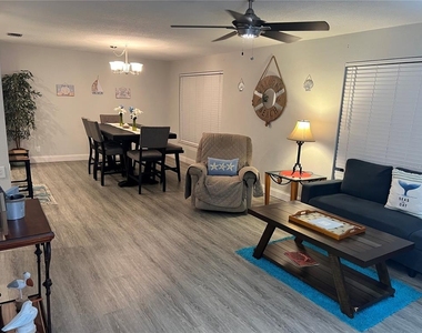 1404 N Saturn Avenue - Photo Thumbnail 5