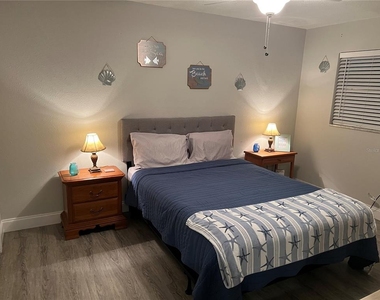 1404 N Saturn Avenue - Photo Thumbnail 10