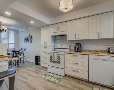 17900 Gulf Boulevard - Photo Thumbnail 9