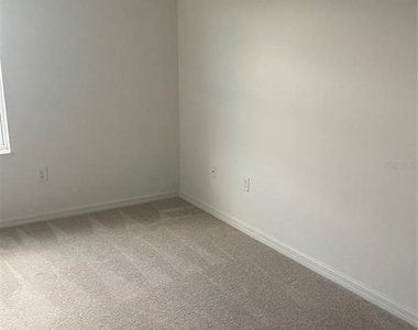 8443 Canyon Creek Trail - Photo Thumbnail 10