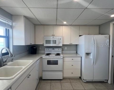 1230 Gulf Boulevard - Photo Thumbnail 4