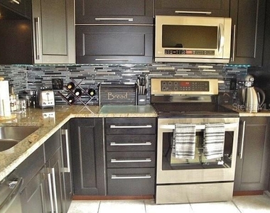 6294 Bahia Del Mar Circle - Photo Thumbnail 3