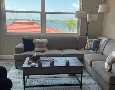 6211 Sun Boulevard - Photo Thumbnail 14