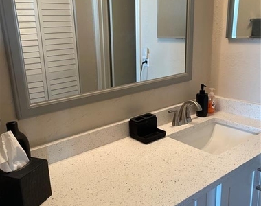 6211 Sun Boulevard - Photo Thumbnail 25