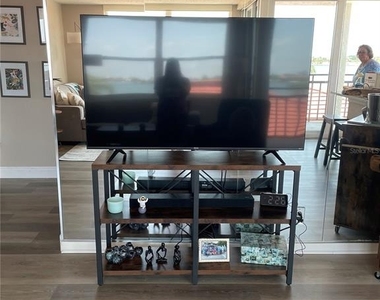 6211 Sun Boulevard - Photo Thumbnail 8