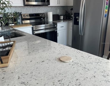 6211 Sun Boulevard - Photo Thumbnail 4