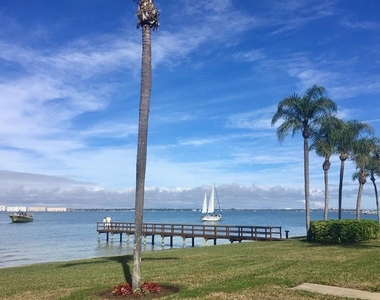 6211 Sun Boulevard - Photo Thumbnail 1
