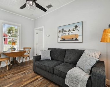 602 1/2 Skinner Boulevard - Photo Thumbnail 13