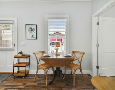 602 1/2 Skinner Boulevard - Photo Thumbnail 8
