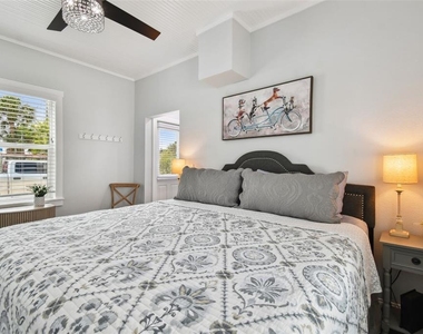 602 1/2 Skinner Boulevard - Photo Thumbnail 14