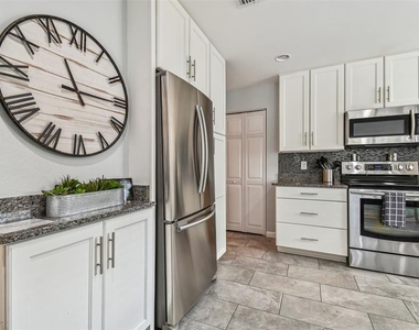 1523 Bayshore Boulevard - Photo Thumbnail 3