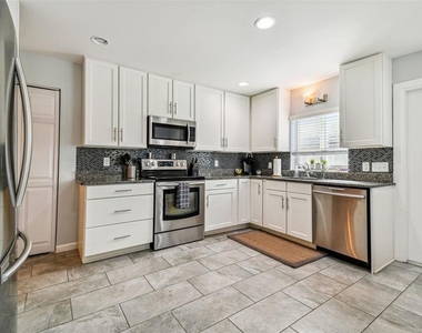 1523 Bayshore Boulevard - Photo Thumbnail 4