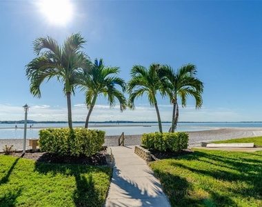 830 S Gulfview Boulevard - Photo Thumbnail 3