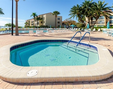 830 S Gulfview Boulevard - Photo Thumbnail 12