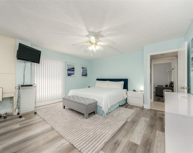 450 S Gulfview Boulevard - Photo Thumbnail 8