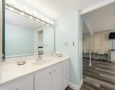 450 S Gulfview Boulevard - Photo Thumbnail 9