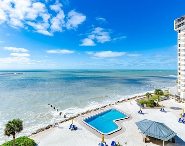 450 S Gulfview Boulevard - Photo Thumbnail 20