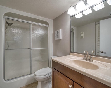 11730 Shipwatch Drive - Photo Thumbnail 17