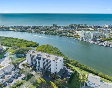 11730 Shipwatch Drive - Photo Thumbnail 32