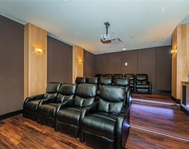 880 Mandalay Avenue - Photo Thumbnail 20
