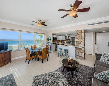 880 Mandalay Avenue - Photo Thumbnail 4