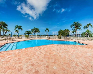 5901 Bahia Del Mar Circle - Photo Thumbnail 17