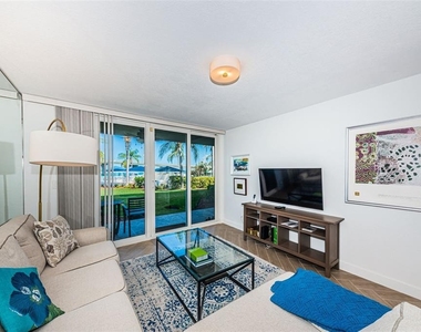 5901 Bahia Del Mar Circle - Photo Thumbnail 7
