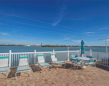 868 Bayway Boulevard - Photo Thumbnail 6