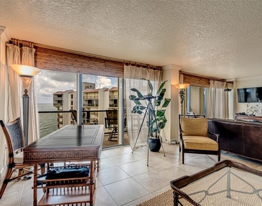450 S Gulfview Boulevard - Photo Thumbnail 6