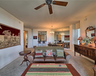 10 Papaya Street - Photo Thumbnail 5