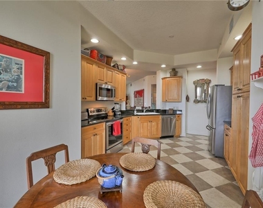 10 Papaya Street - Photo Thumbnail 9